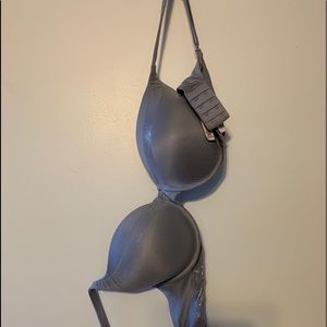 Victoria’s Secret Body by Victoria bra